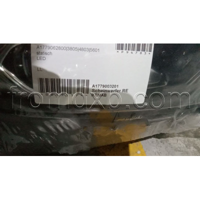 Headlight Right A1769060201