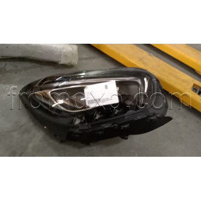 Headlight Right A1909067800