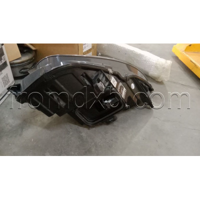 Headlight Right A1909067800